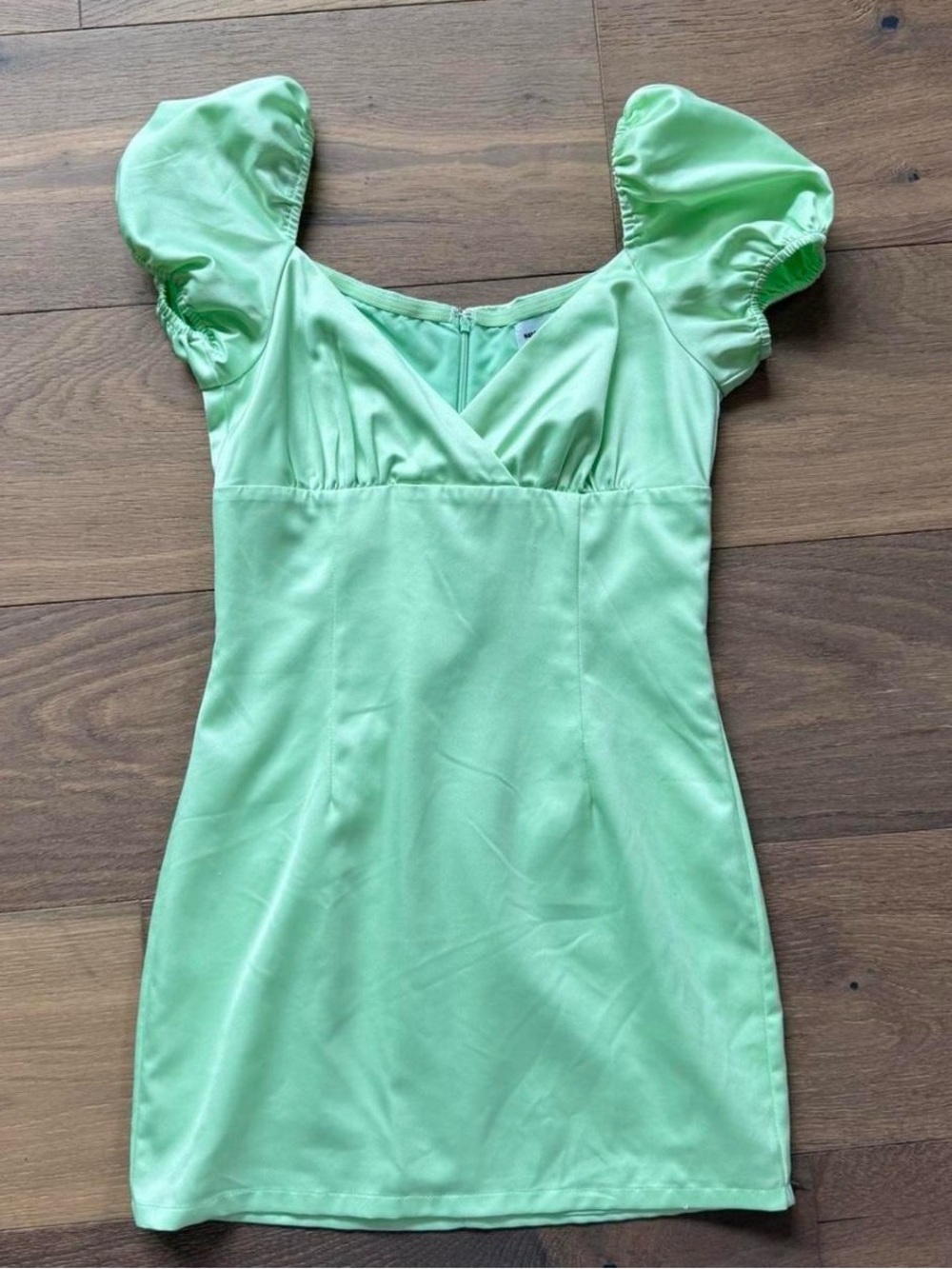 superdown Ariel Green Puff Sleeve Mini Dress